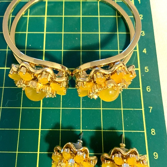 BR Floral set clasp bracelet and earrings - Picture 11 of 16
